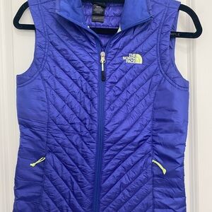 Women’s The North Face puffer vest, size XS